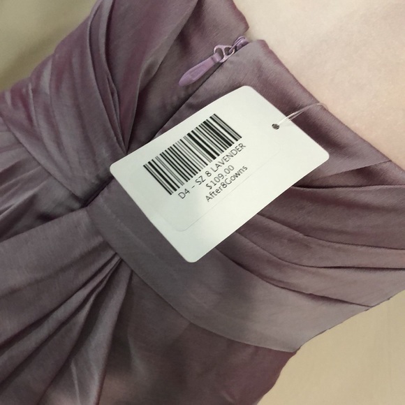 Vertical ruffles/gathers sleeveless knee l… - Picture 5 of 11